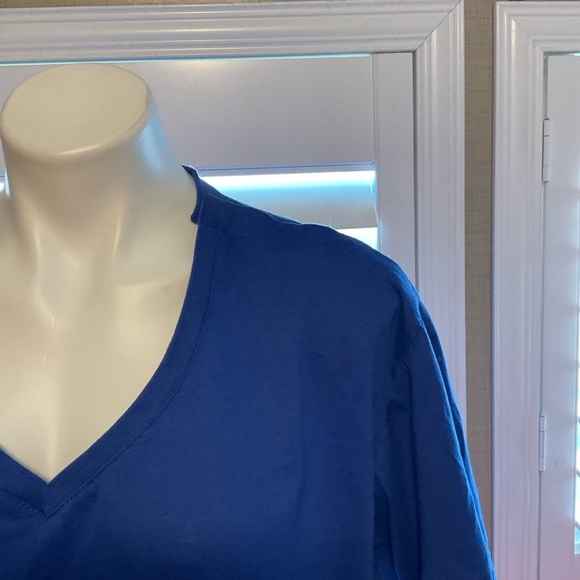 Elegant Royal Blue V-Neck Long Sleeve Top - Picture 3 of 11